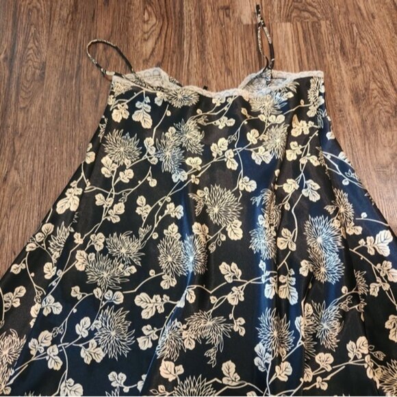 Victoria Secret Nightgown - Picture 3 of 3